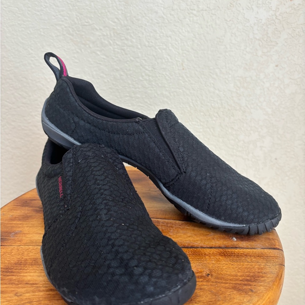 Merrell Textured Mesh Black Pink Loafers